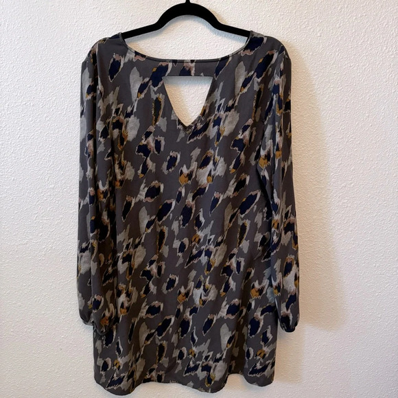 LEITH Long Sleeve Shift Dress - Picture 2 of 5